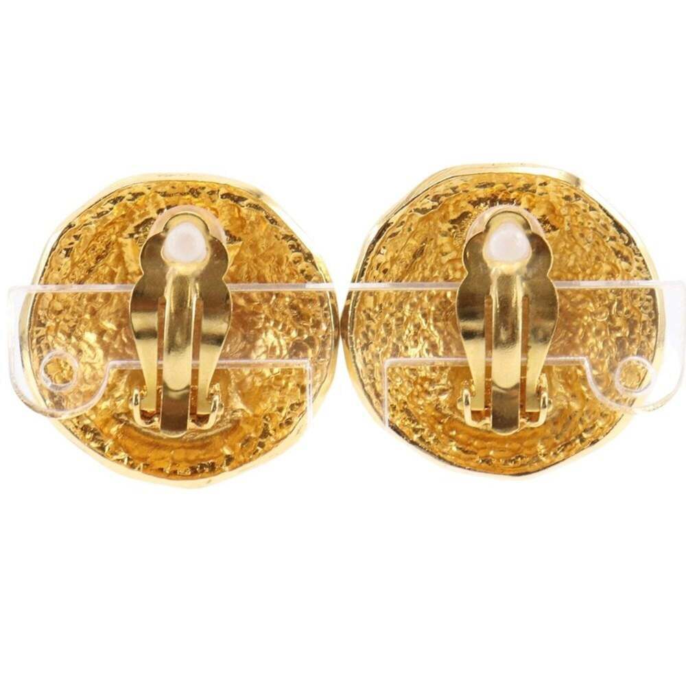 CHANEL Vintage Gold Earrings - Picture 3 of 10